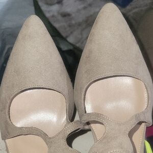 FIONI Clothing Taupe Suede Pointed-Toe Strap Pump. Size 11